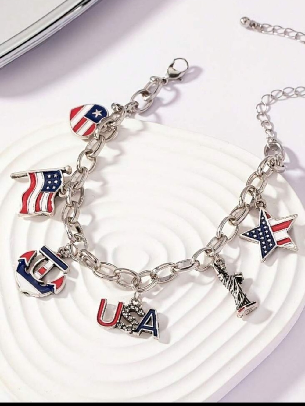 USA RED WHITE AND BLUE SILVER TONE PATRIOTIC CHARM BRACELET